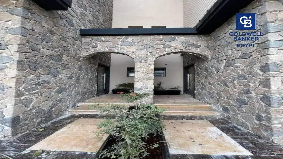 penthouse /  finished with AC’S / ‏prime location