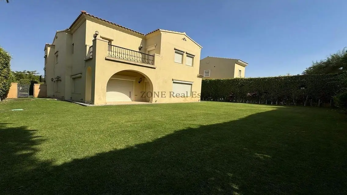 Standalone villa for rent in Mivida Compound,