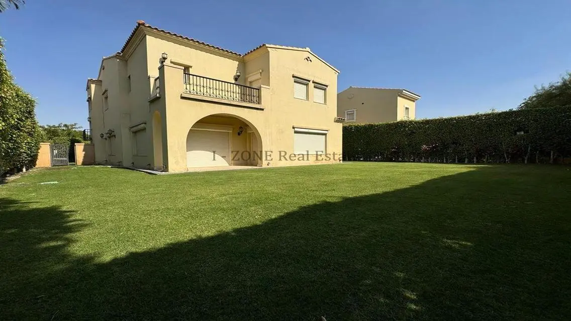 Standalone villa for rent in Mivida Compound,