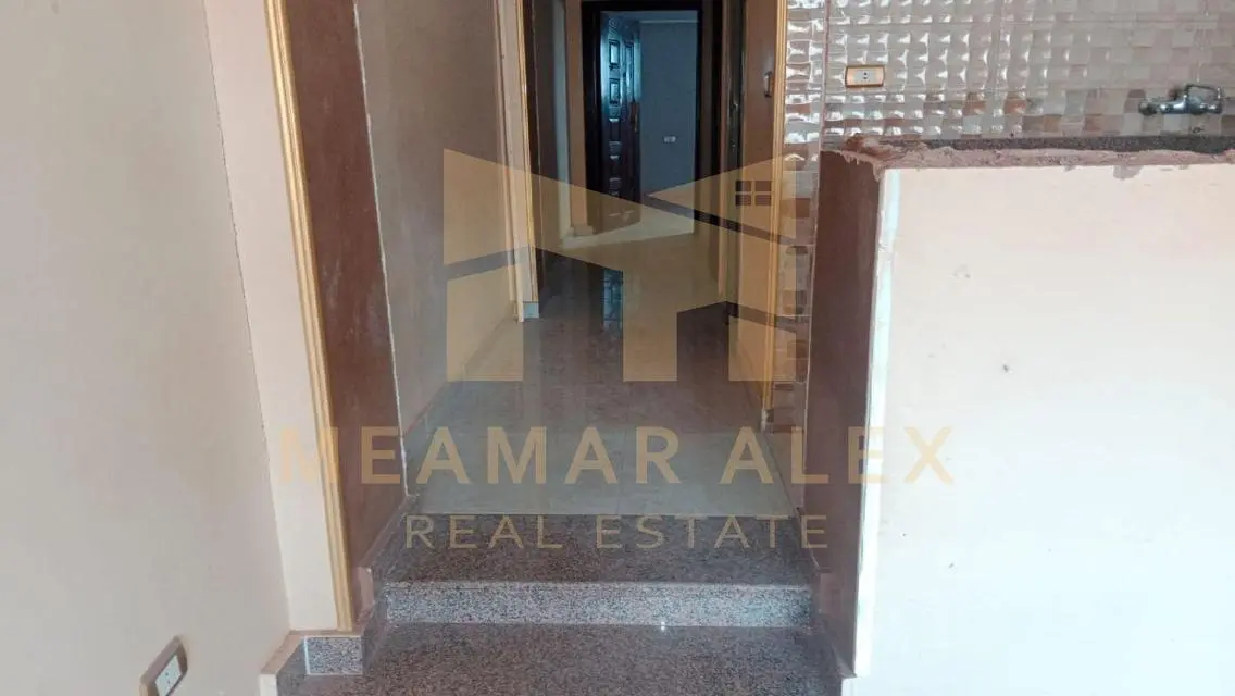 شقة مميزه للبيع فى شدس 100م بجوار مدرسه الامريكان