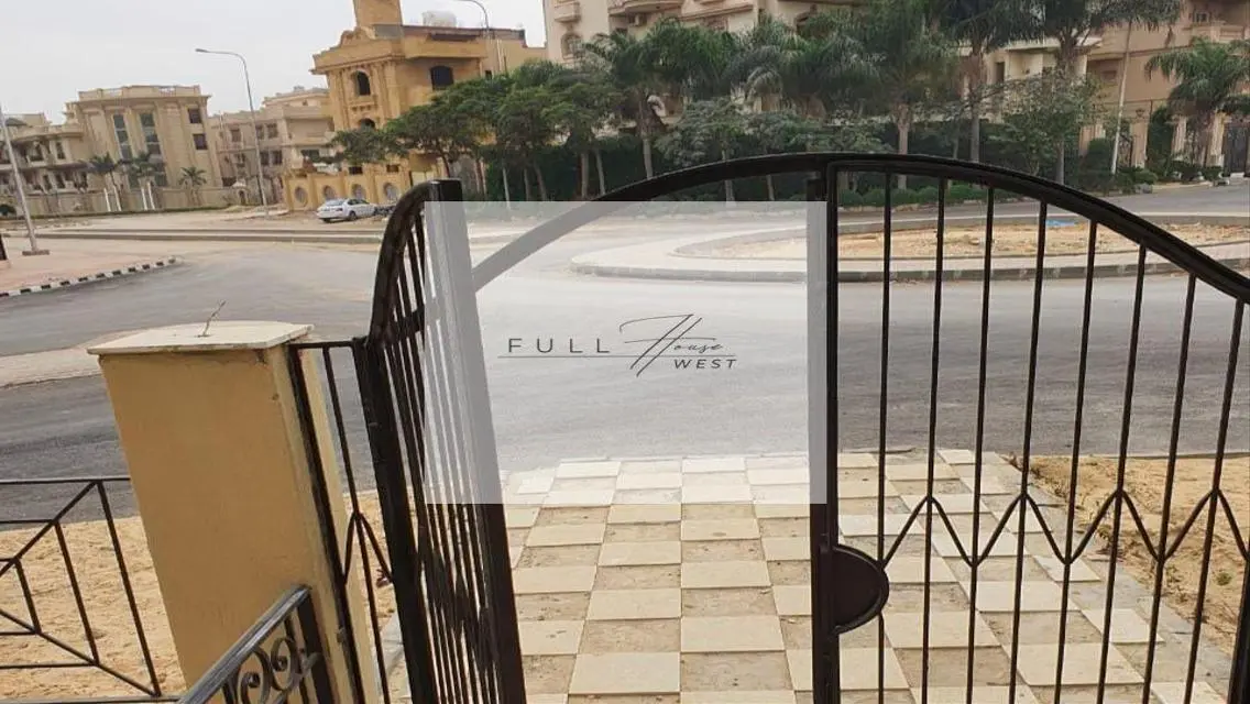 Luxury Villa for Sale on 450 sqm in a Quiet Area