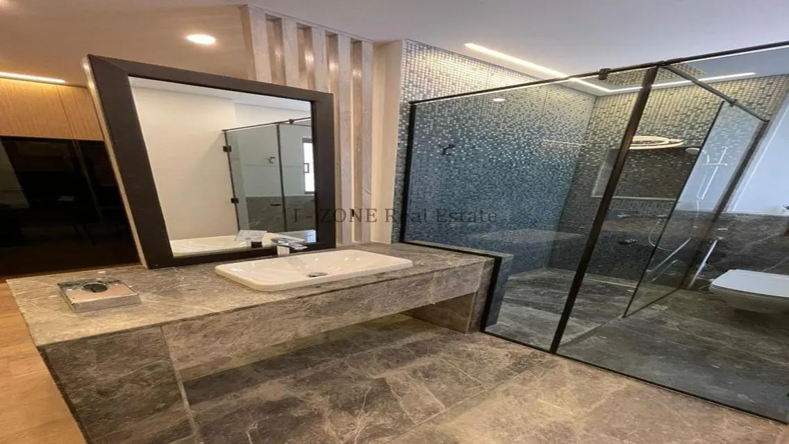 Modern Furnished Apartment for Rent in Lake View