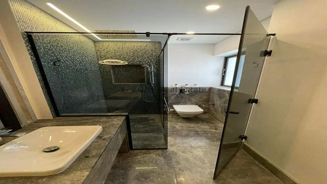 Modern Furnished Apartment for Rent in Lake View