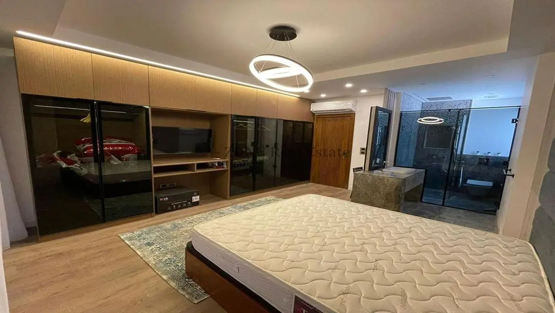 Modern Furnished Apartment for Rent in Lake View