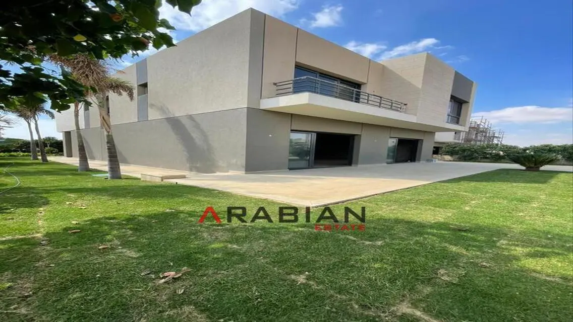 dp 2.2milion villa 300m inst-10y