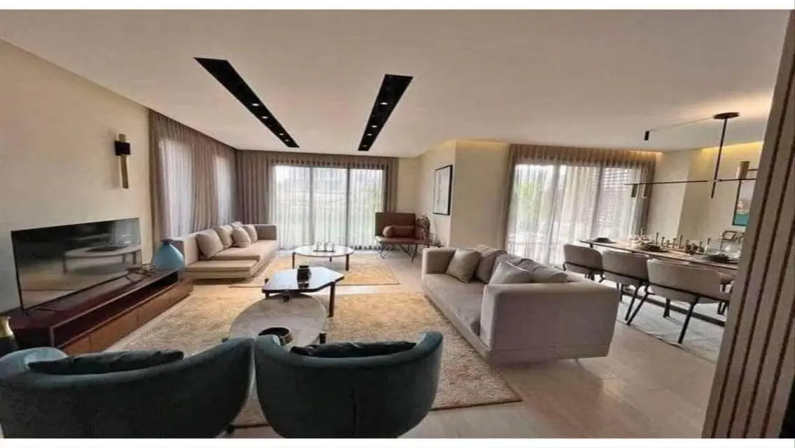 with garden fully finshed AC&#39;S &amp; kitchen 2.400.000
