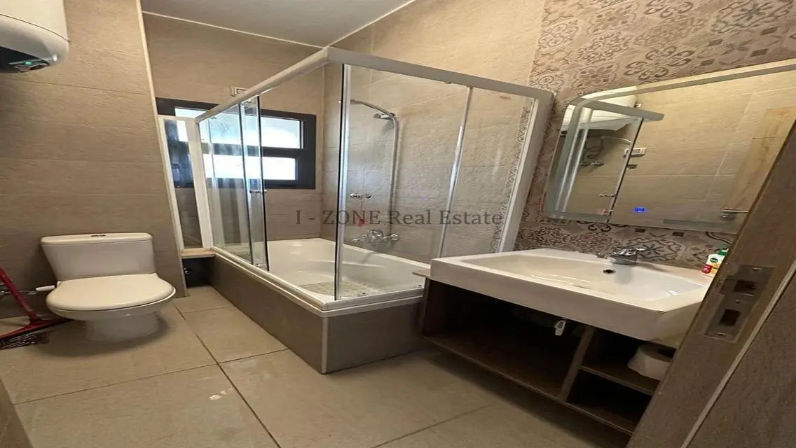 Modern furnished apartment with garden for rent,