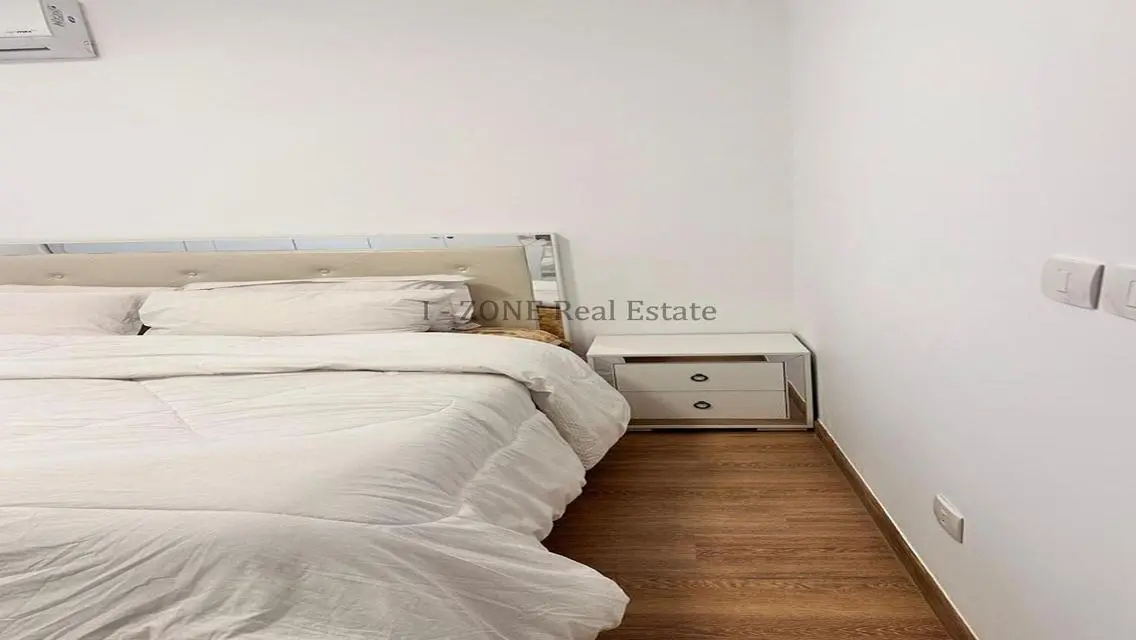 Modern furnished apartment with garden for rent,