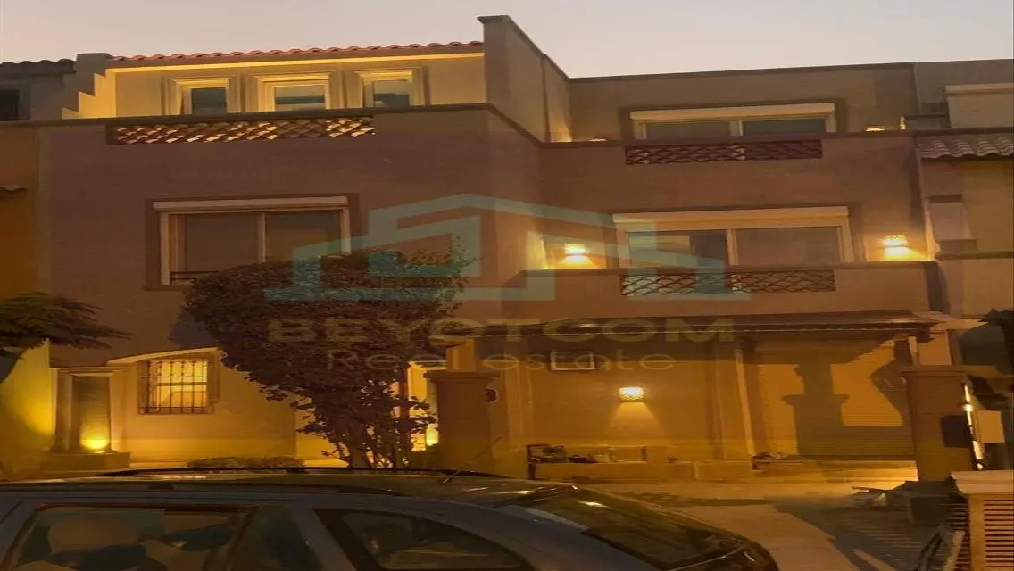 تاون هاوس لايجار بالم هيلز مرحله الاولى 4 غرف نوم