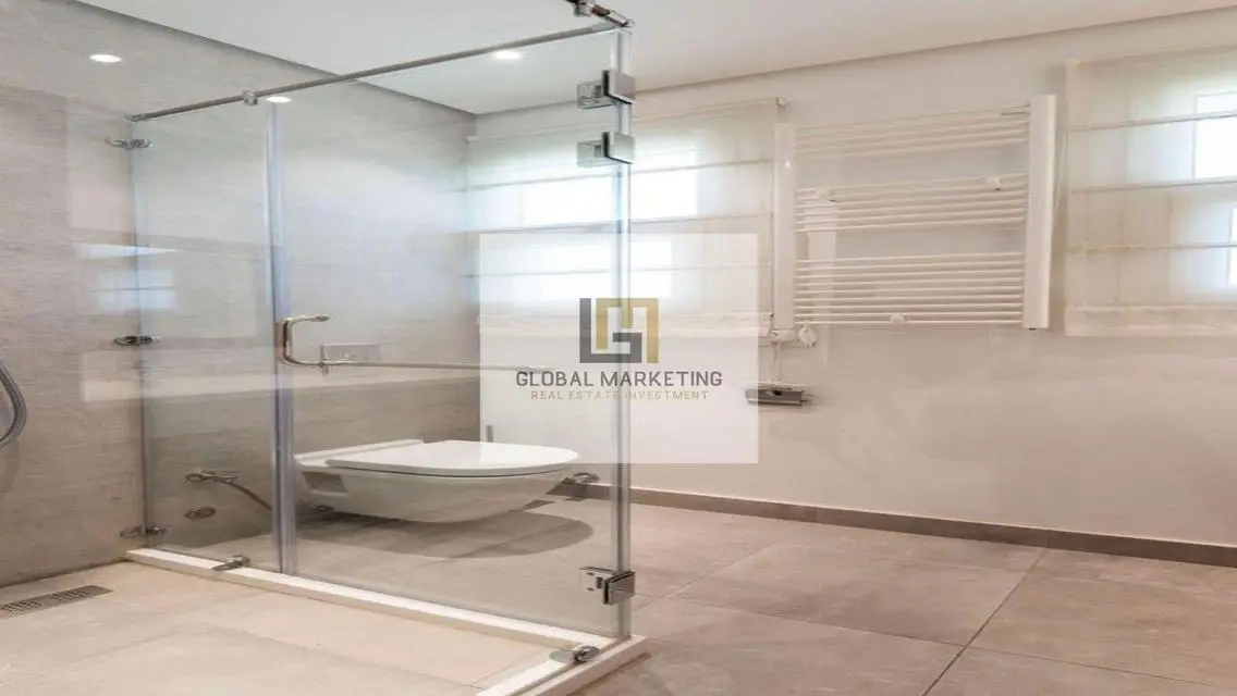 Modern furnished villa of 308m2 for rent in CFC