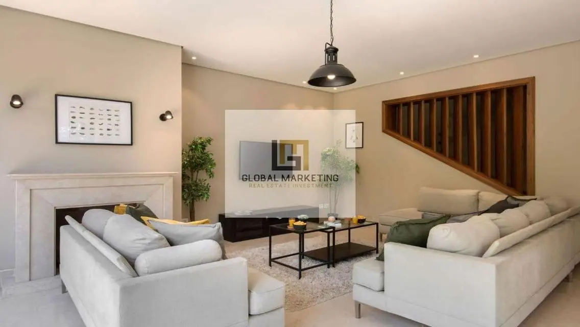 Modern furnished villa of 308m2 for rent in CFC