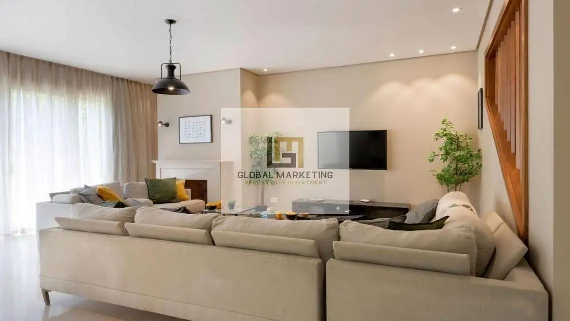Modern furnished villa of 308m2 for rent in CFC