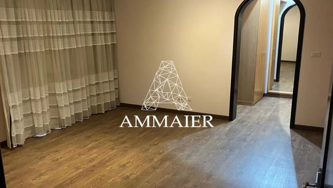 Ground apartment for SALE in westown