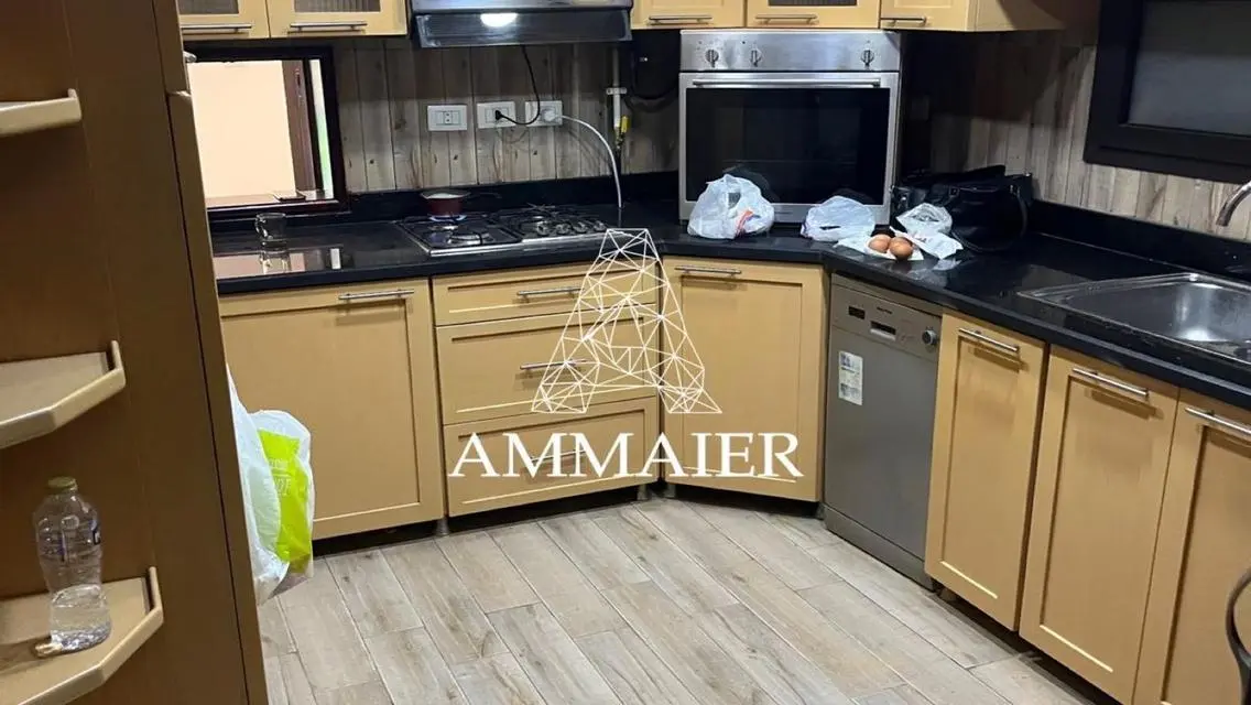 Ground apartment for SALE in westown