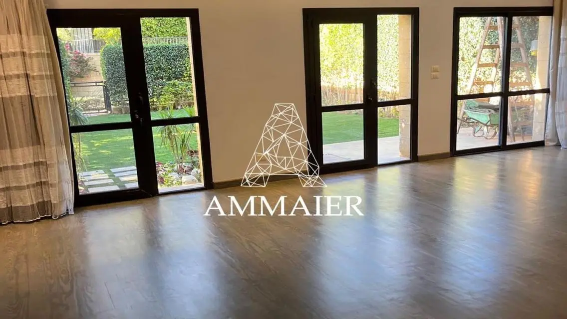 Ground apartment for SALE in westown