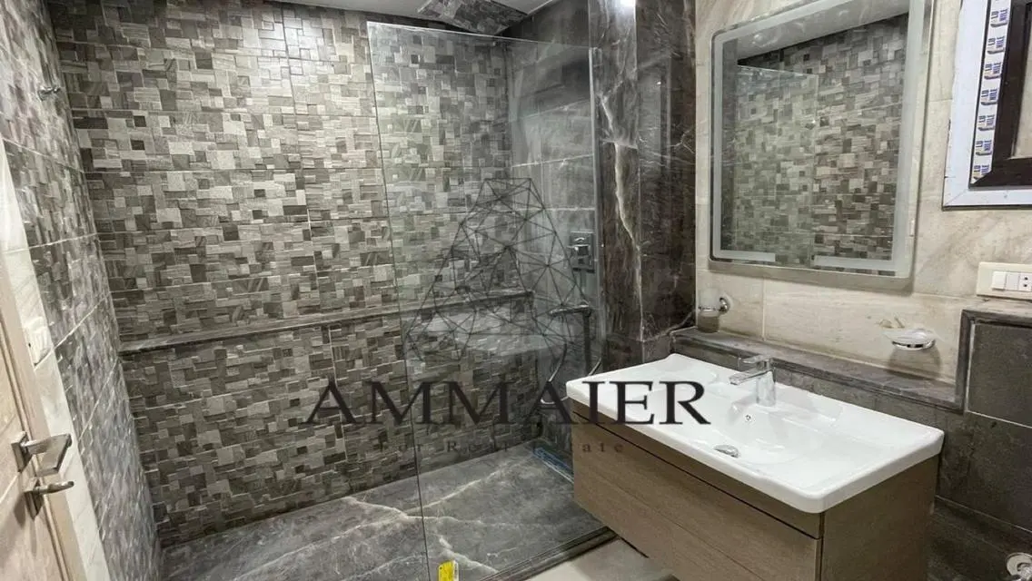 Duplex for Sale in Westown