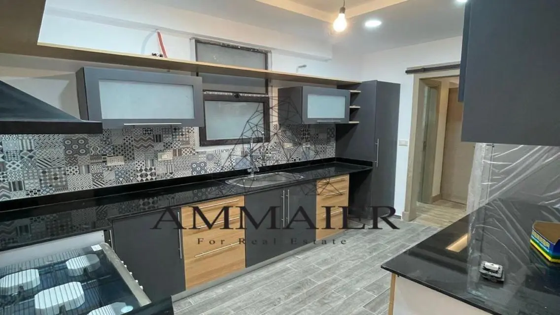 Duplex for Sale in Westown