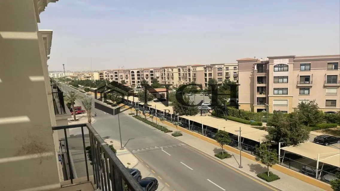 شقة مميزة 238م للبيع اطلالة حمام السباحة موقع مميز
