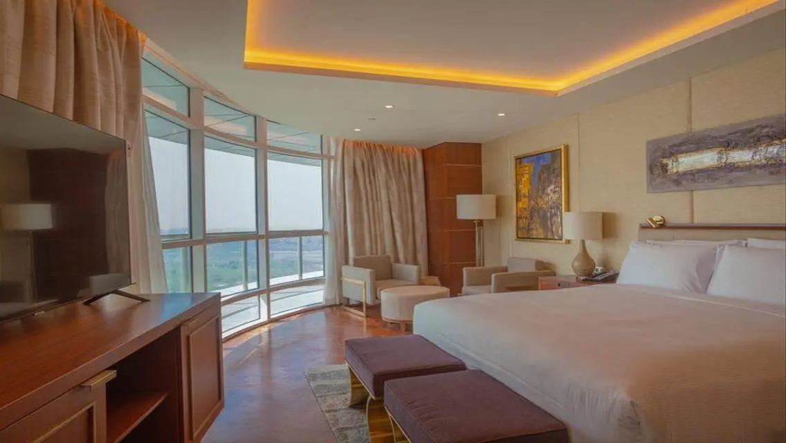 last Luxury Nile-Front Apartment at Nile Pearl...