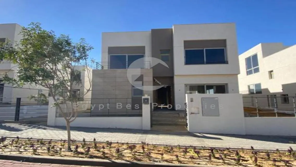 Luxuries Villa With Greenery View 3% D.P @NewCairo