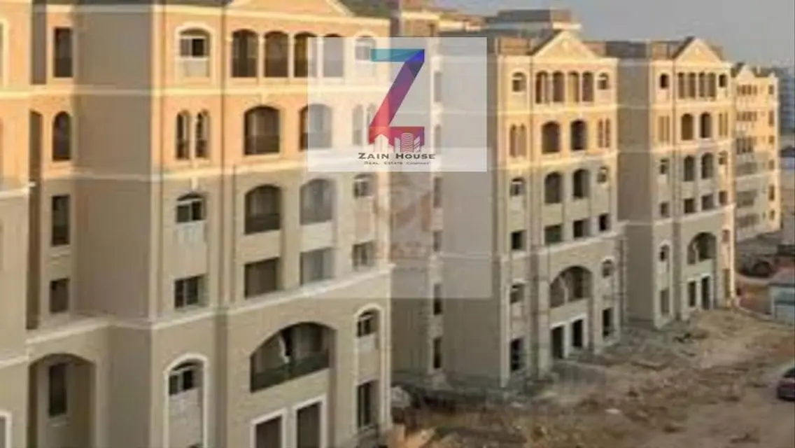شقه ١٣١ متر بكمبوند لافينير ٢ غرف نوم علي حديقه