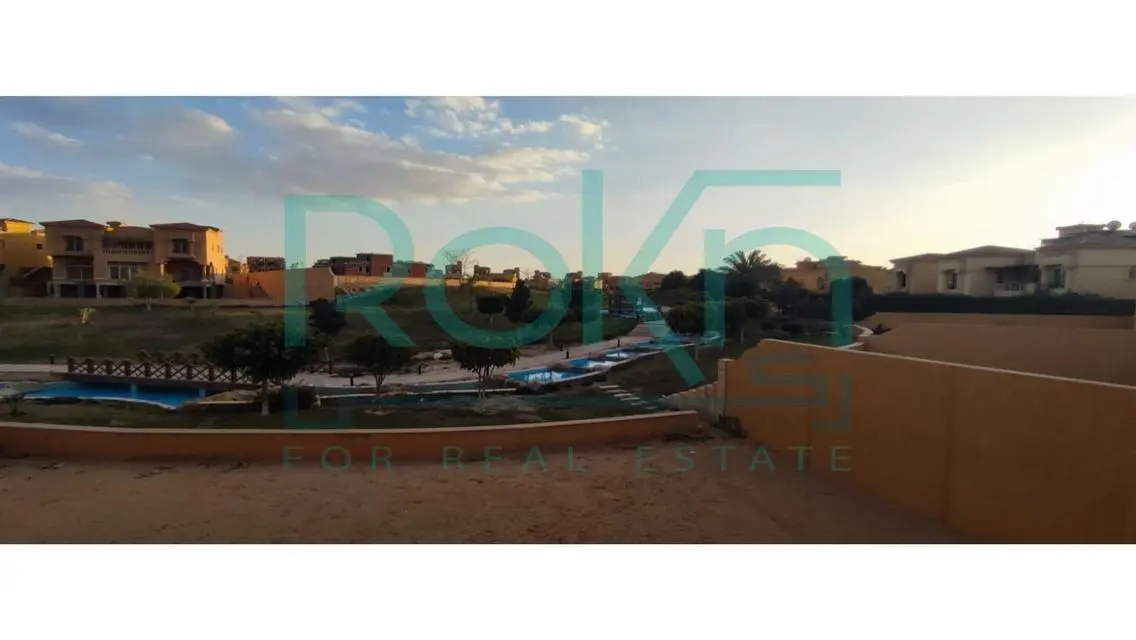 فيلا للبيع للبيع في الجولدن سكوير زايد اميز لوكيشن