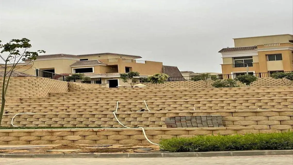 Luxury Apartment with Spacious Amenities in Sarai