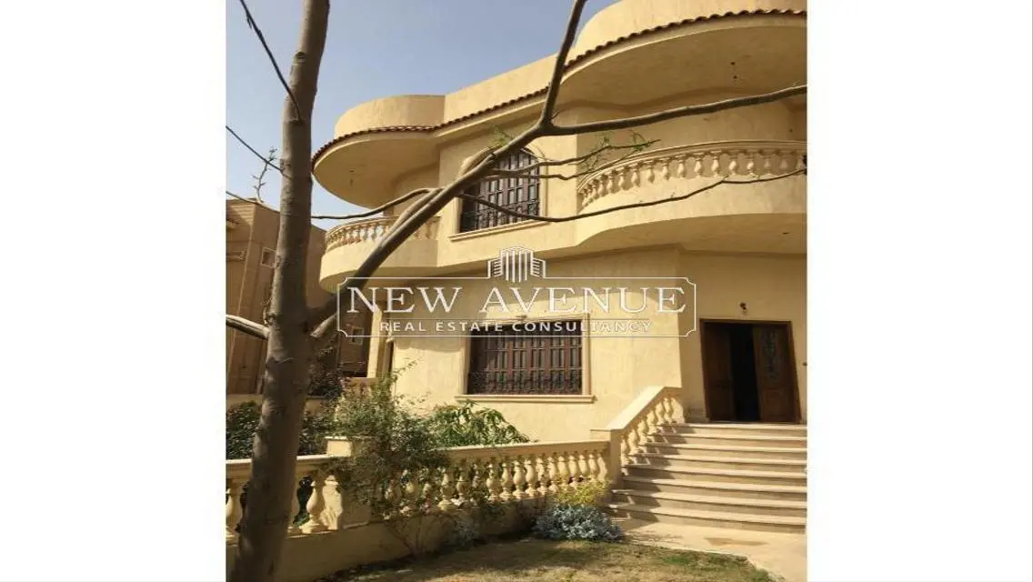 شقة رائعة بمساحة 1200 متر مطلة على معلم رئيسي