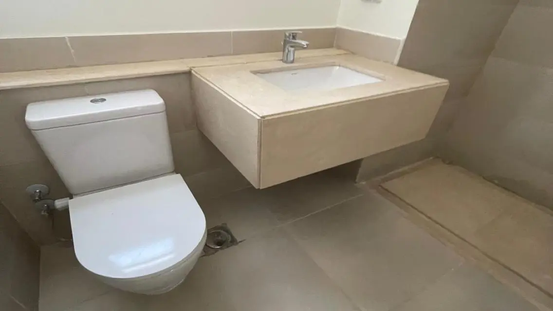 شقة مميزة بإطلالات متعددة الزوايا - اويست