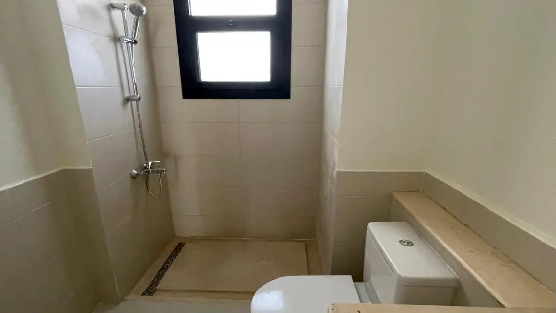 شقة مميزة بإطلالات متعددة الزوايا - اويست