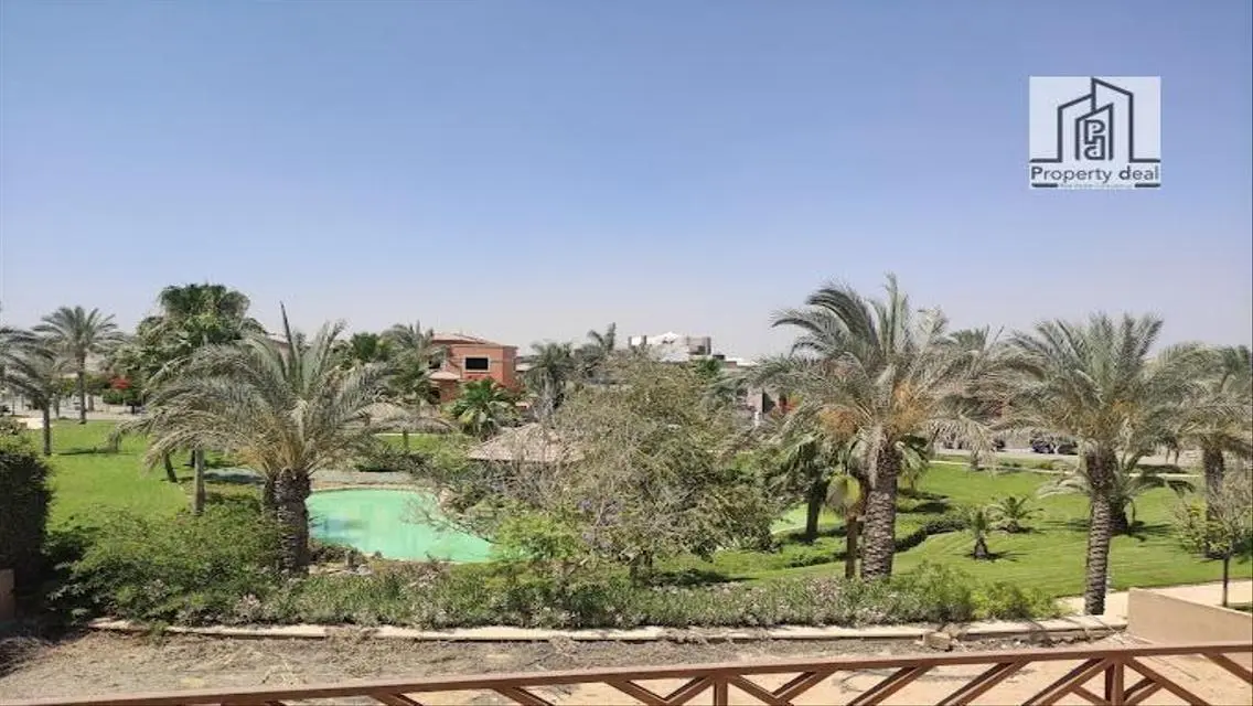 شقة لقطه لسرعة البيع 175م تشطيب كامل بالتكييفات