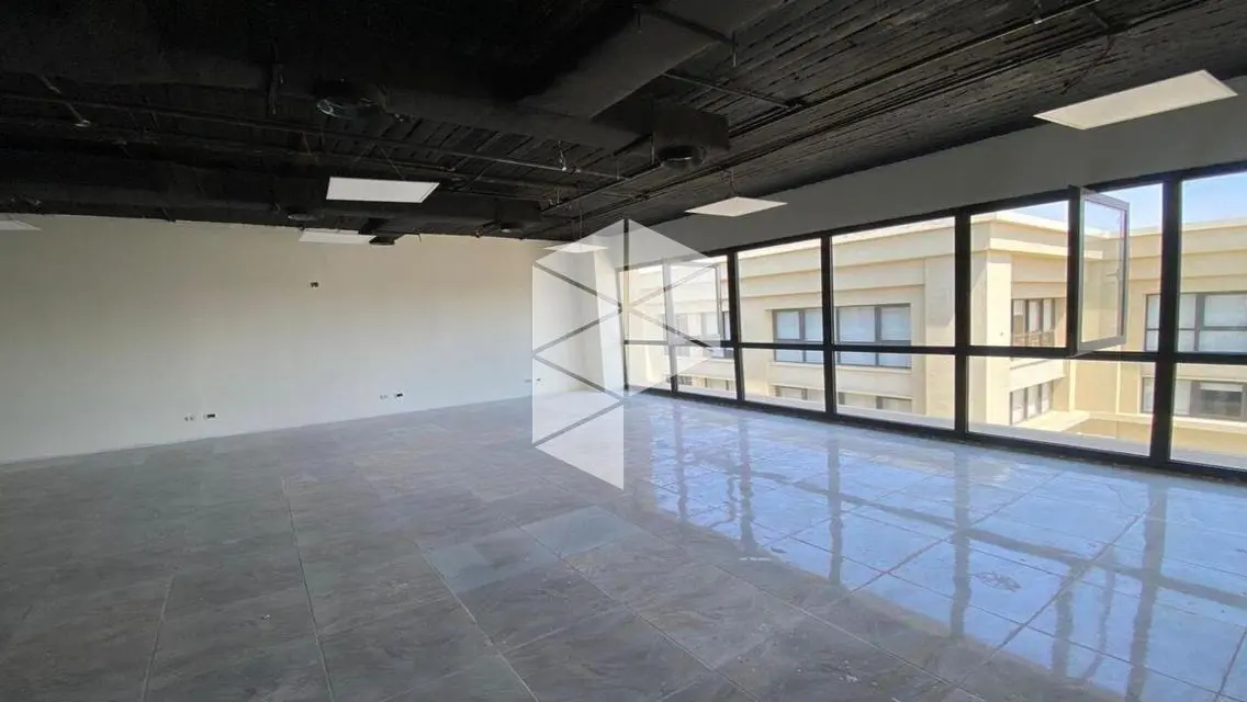 Open space office for rent in Mivida 137 m