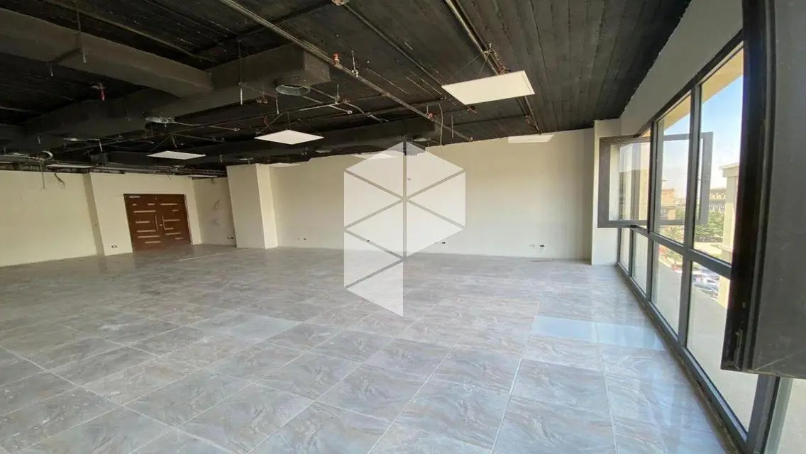 Open space office for rent in Mivida 137 m