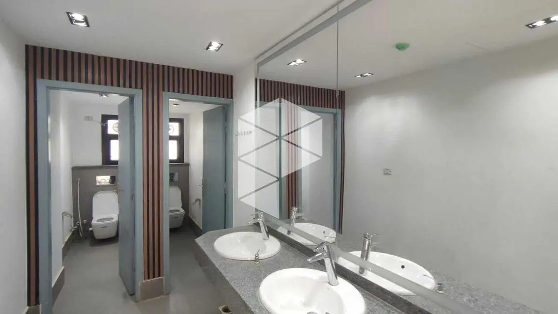 Office 350m finished for rent in New Cairo