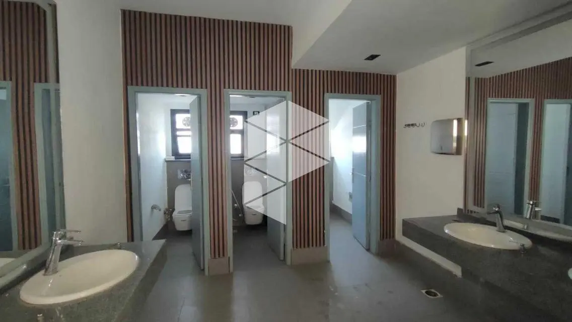 Office 350m finished for rent in New Cairo