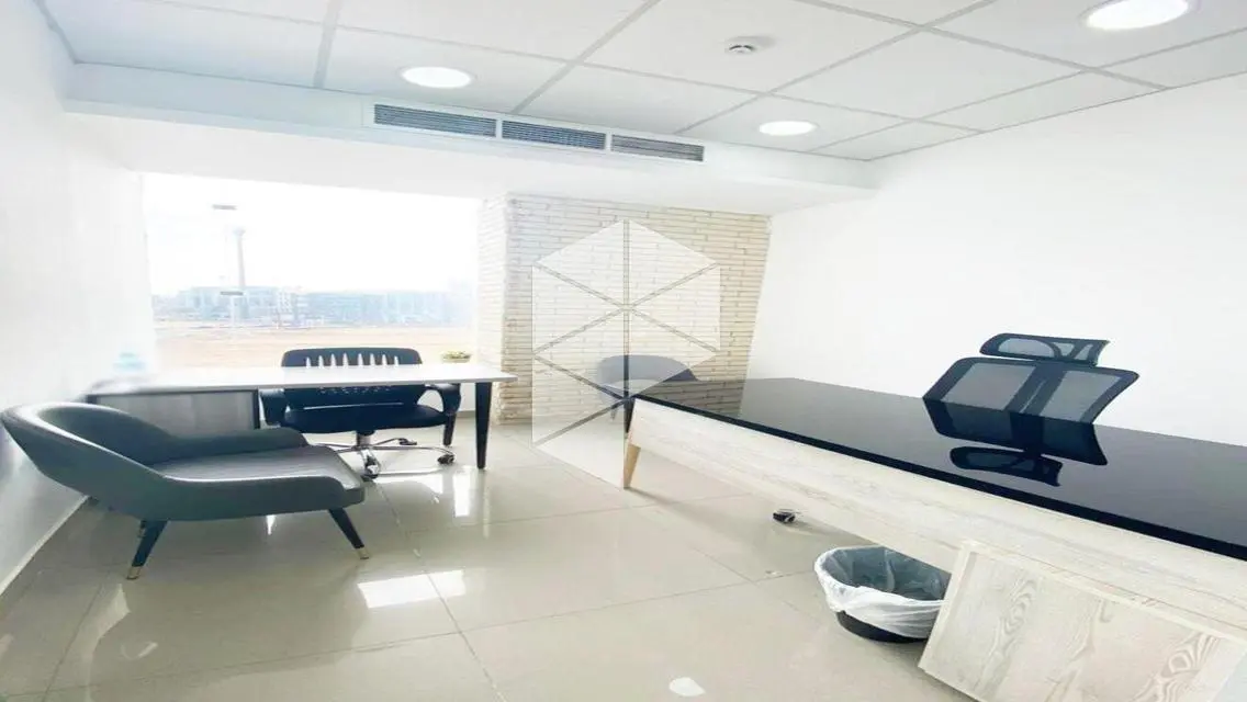 Office 220m at lower price than real estate market