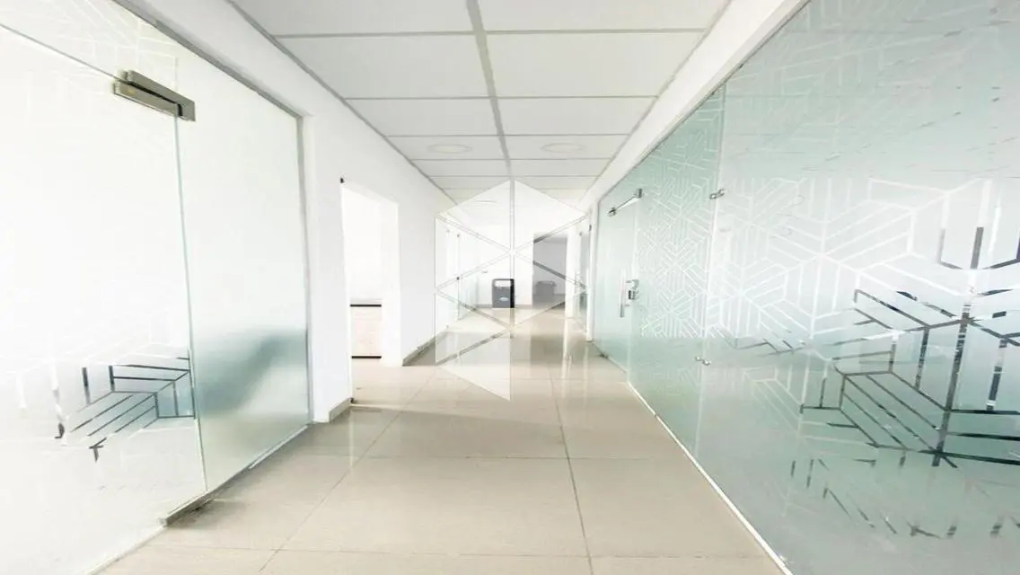 Office 220m at lower price than real estate market