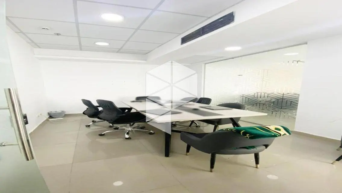 Office 220m at lower price than real estate market