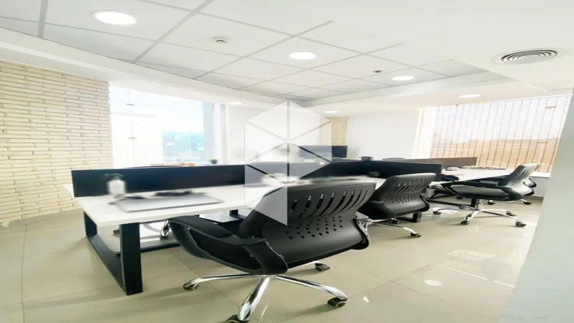 Office 220m at lower price than real estate market