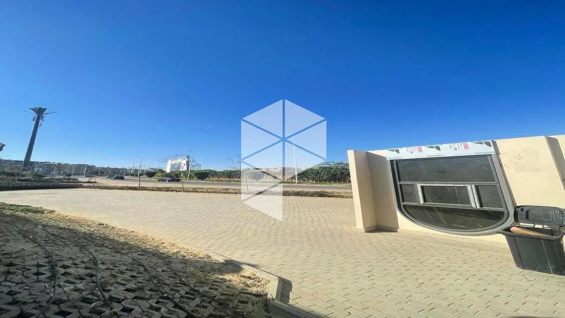 Shop rent in North ninety 26 m indoor 30 m outdoor