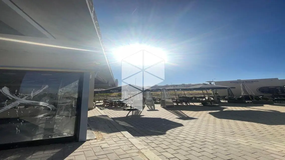 Shop rent in North ninety 26 m indoor 30 m outdoor