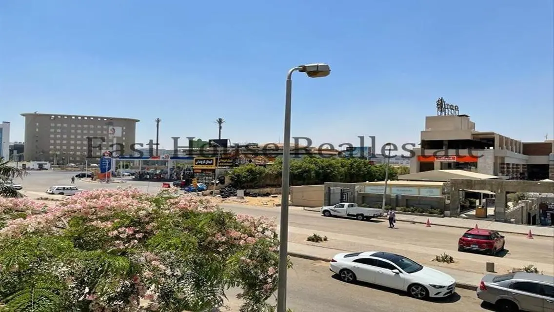 استديو  بجنوب الأكاديمية ج   قرب التسعين والخدمات