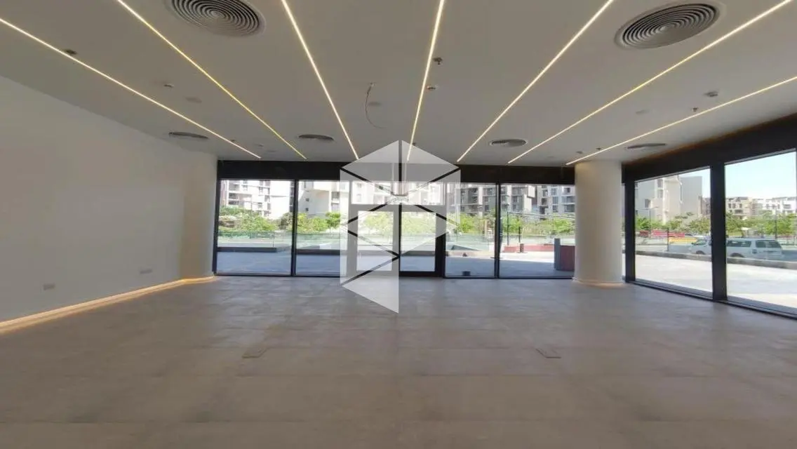 Office 118m for rent finished in Sodic  New Cairo