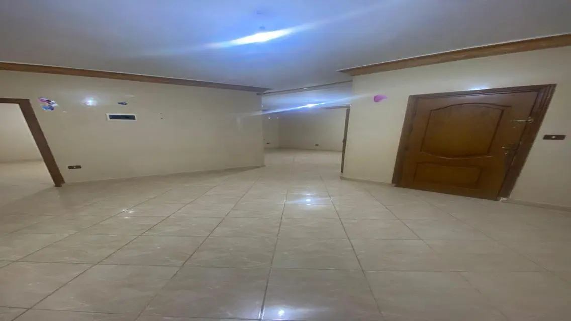 شقه للايجار جانبي احمد ماهر خطوات من العمومي