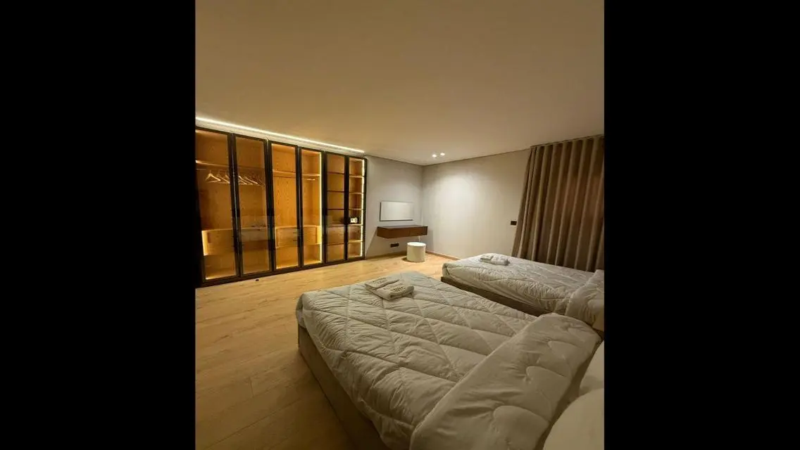 شقه للايجار مفروشه بالكامل فى كمبوند سيلفر بالم