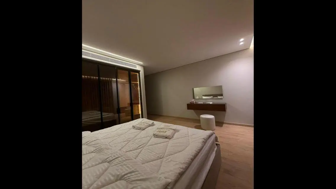 شقه للايجار مفروشه بالكامل فى كمبوند سيلفر بالم