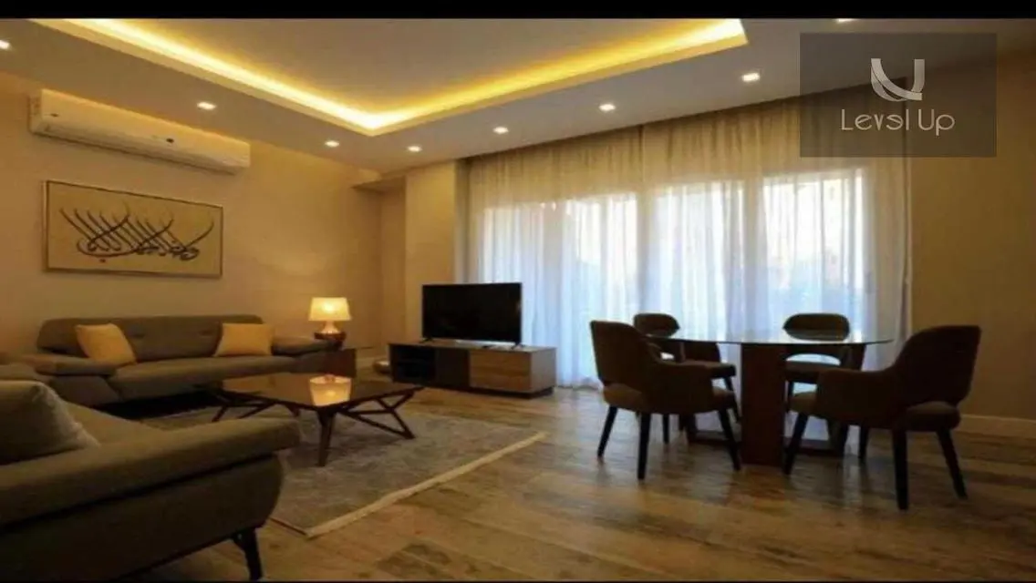 شقه للبيع في ميراج امام فندق رينيسانس موقع مميز
