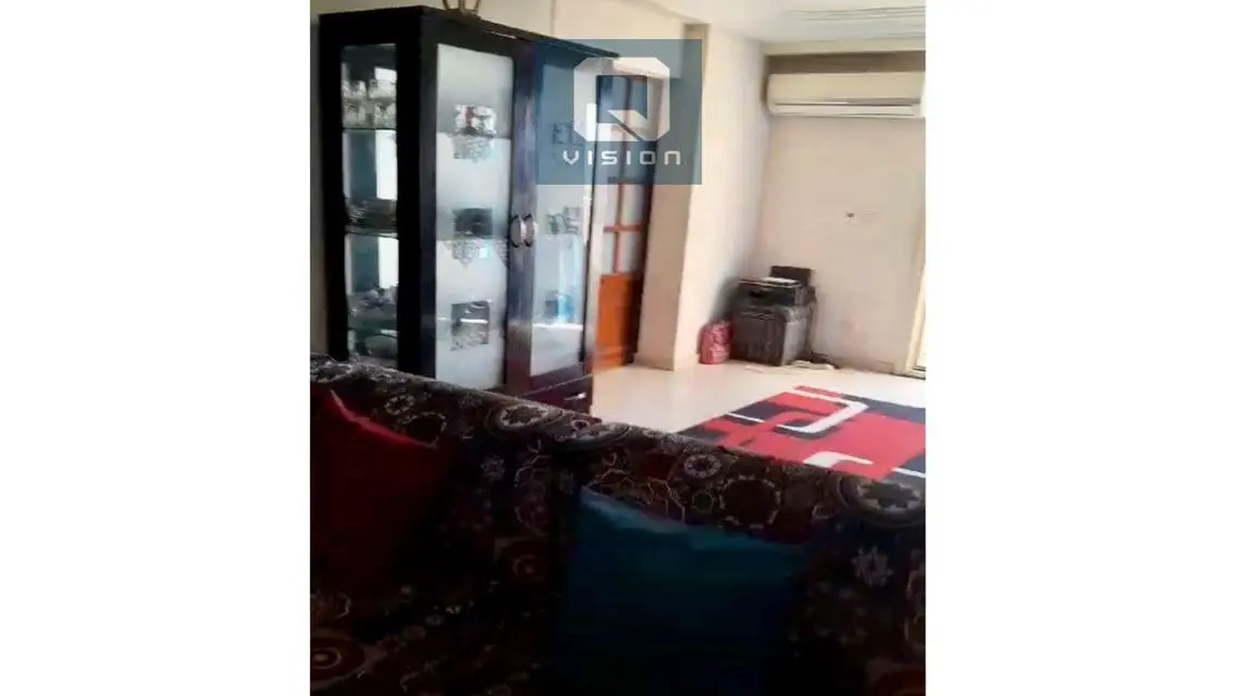 Apartment for sale in 50th street.