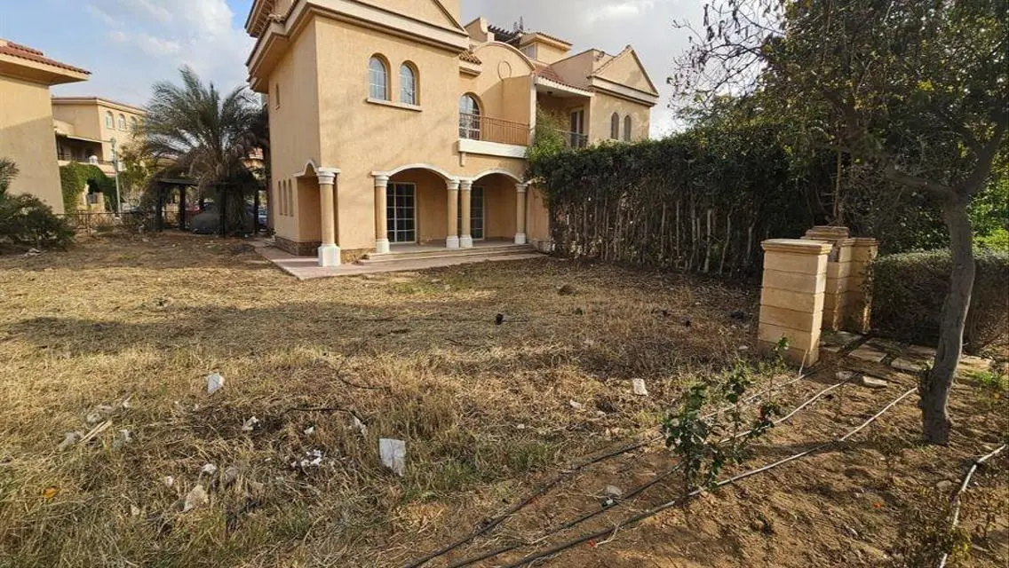 فيلا للبيع بمدينتي نموذج H  بمساحه ارضي مميزه جدا
