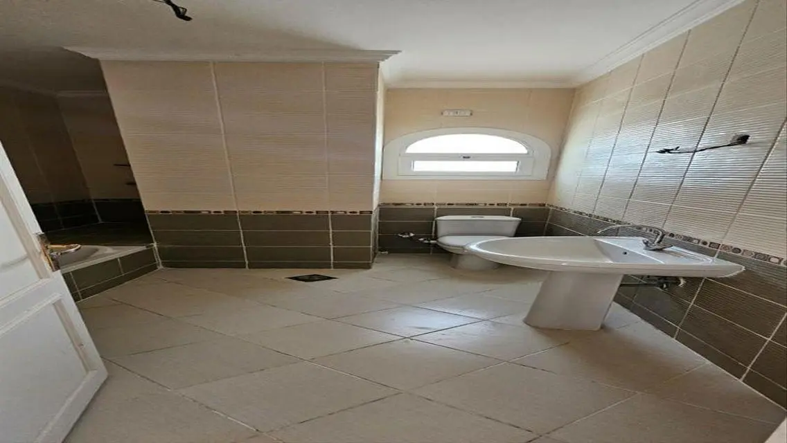 فيلا لقطه للبيع كاش مدينتى نموذج H خالصه الثمن